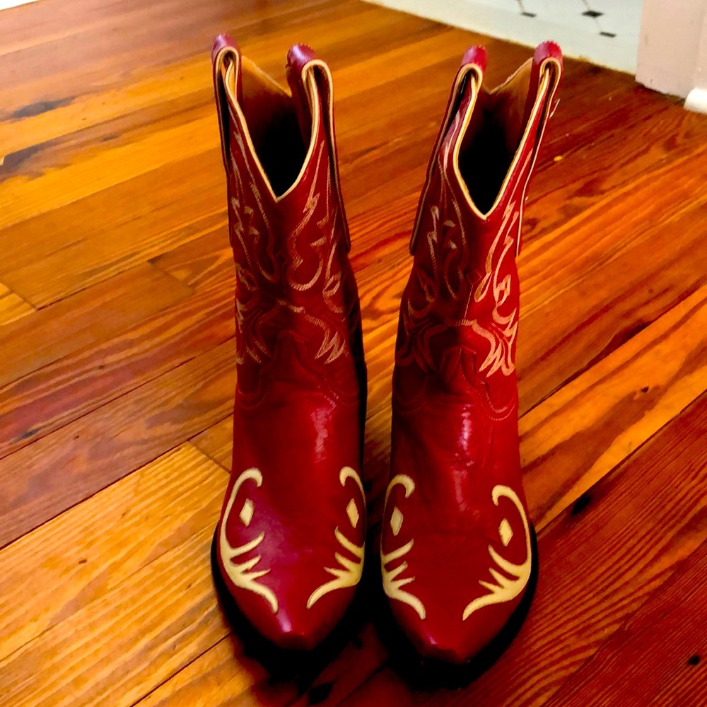 Old gringo boots. Worn once